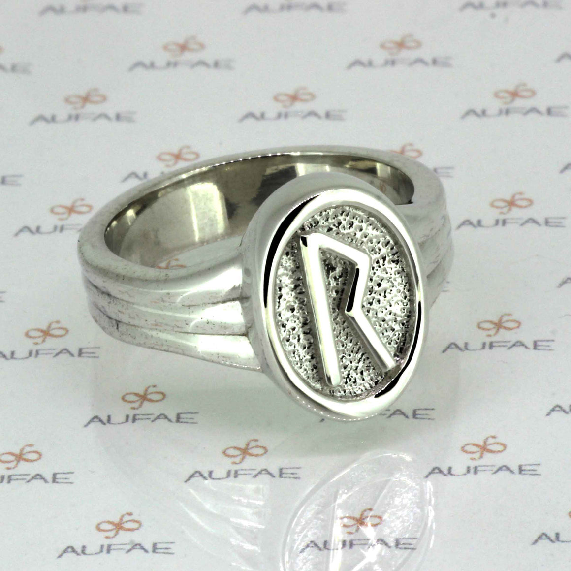 Aufae Raido Rune ring in Sterling Silver